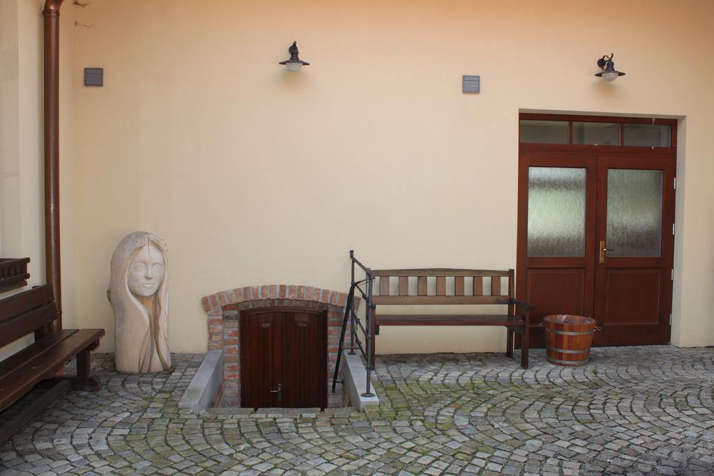 Penzion U Rudolfu Vlasenice Buitenkant foto