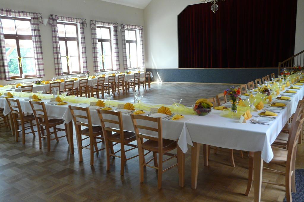 Penzion U Rudolfu Vlasenice Buitenkant foto